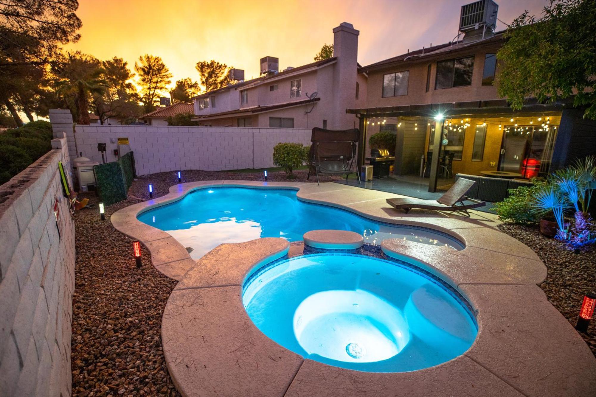 1800 Sqft House W/Heated Pool Spa 13Min From Strip Βίλα Λας Βέγκας Εξωτερικό φωτογραφία
